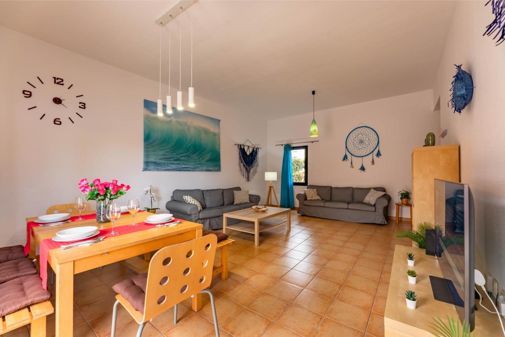 Sunrise Surf House, Big Garden, Hot Tub, Parking, Super-Fast Free Wi-Fi Villa Corralejo Exterior photo