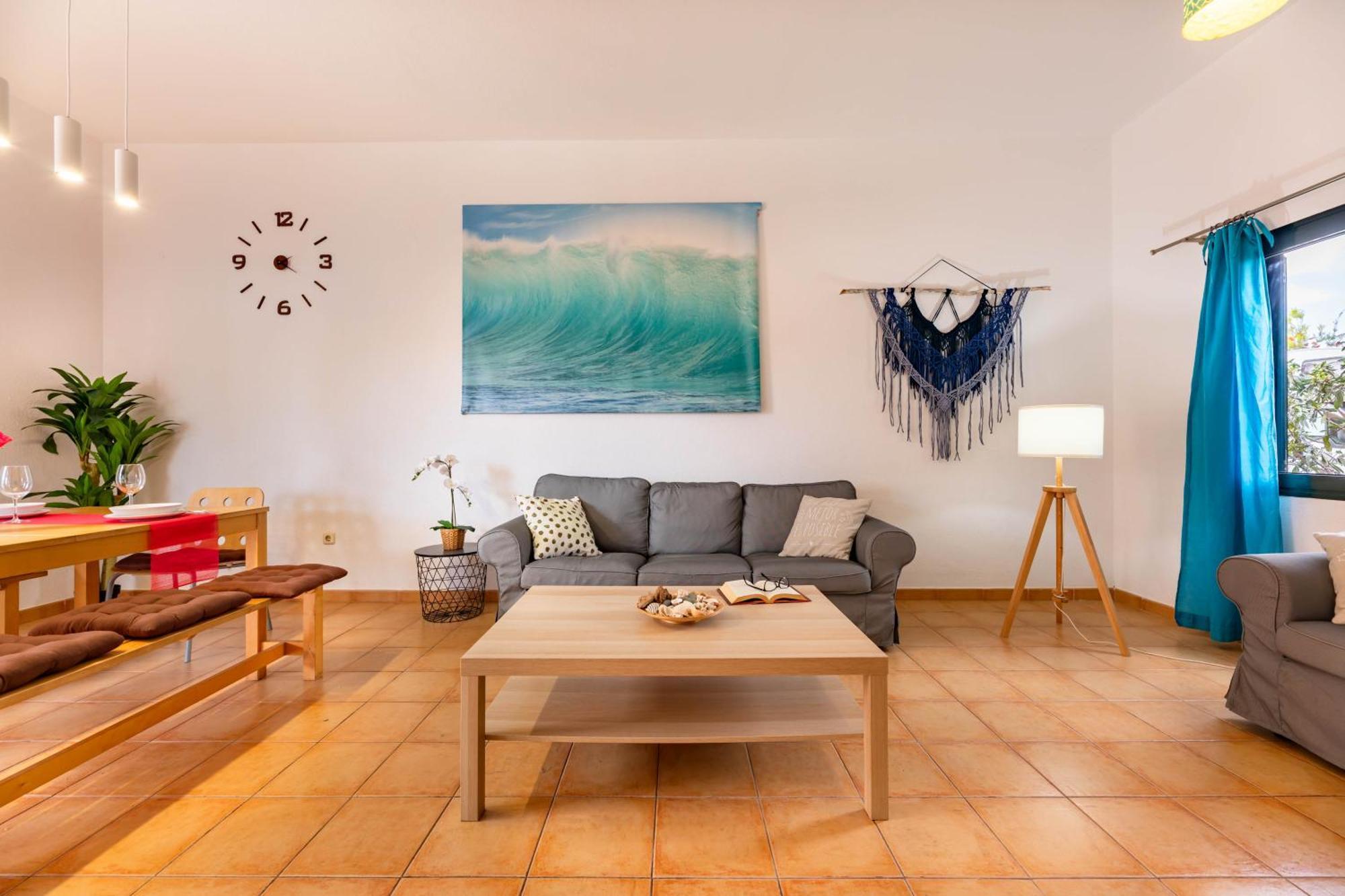 Sunrise Surf House, Big Garden, Hot Tub, Parking, Super-Fast Free Wi-Fi Villa Corralejo Exterior photo