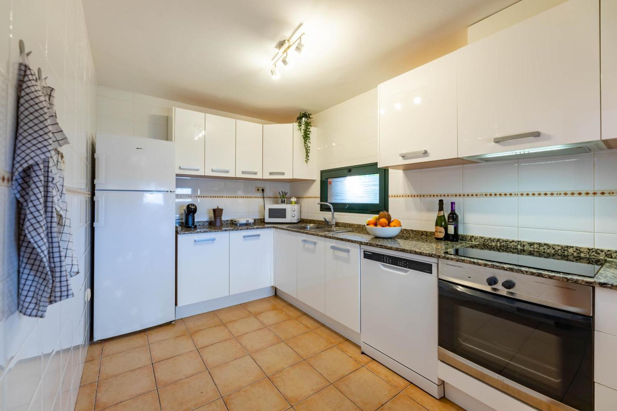 Sunrise Surf House, Big Garden, Hot Tub, Parking, Super-Fast Free Wi-Fi Villa Corralejo Exterior photo