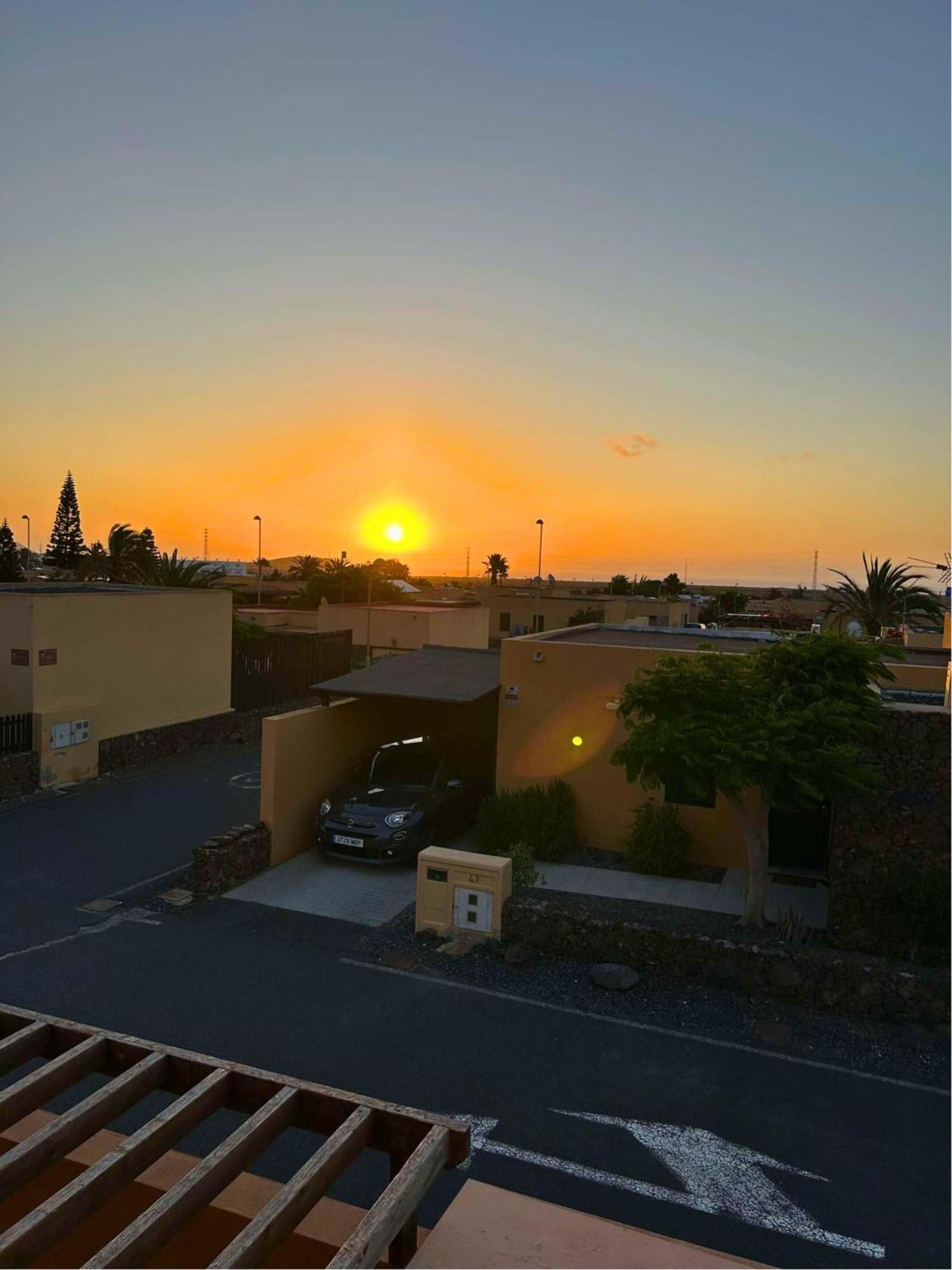 Sunrise Surf House, Big Garden, Hot Tub, Parking, Super-Fast Free Wi-Fi Villa Corralejo Exterior photo